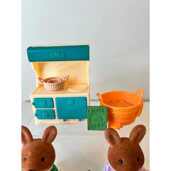 Li'l Woodzeez Housekeeping Toy Set w/Miniature Accessories and 2 Rabbit Figures - Picture 2 of 12